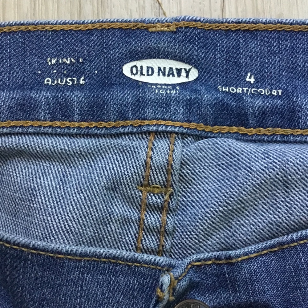 Old Navy Women's Straight Leg Jeans - Picture 2 of 5